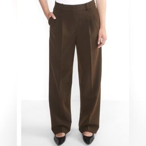 Wilfred (Aritzia) NWT Effortless Pant (Re)ssential - Size 4 Brown